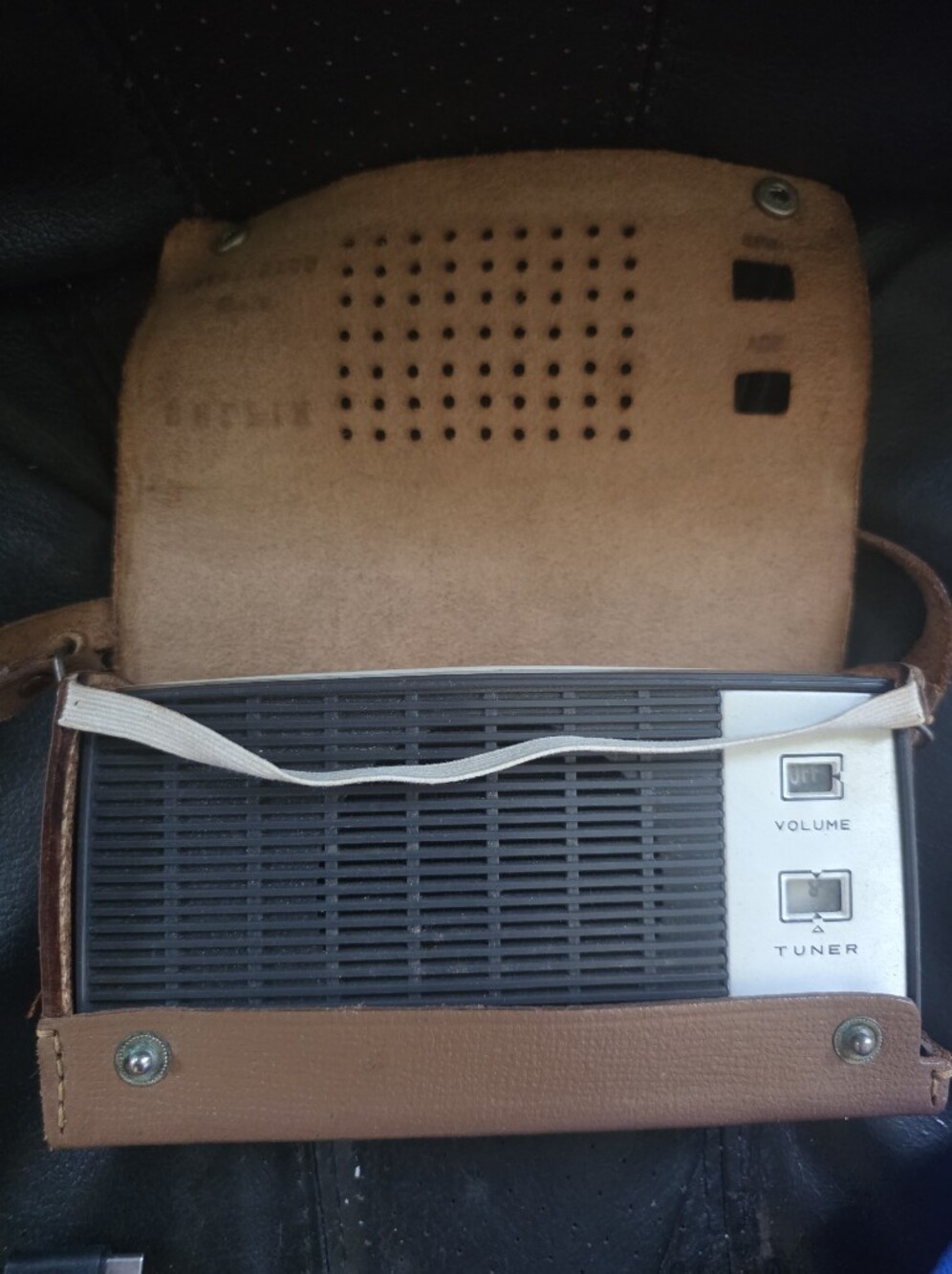 📻 Vintage Hitachi TH-848 8 Transistor AM Radio With Case - Working PLEASE READ